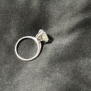Elegant ring 14 k